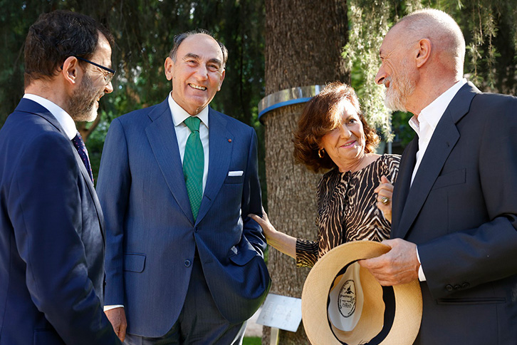 En la imagen, de izda. a dcha., Camilo Villarino, jefe de la Casa Real, Ignacio Galán, presidente de Iberdrola, Carmen Calvo, presidenta del Consejo de Estado y Arturo Pérez-Reverte, ayer en la sede del Museo Lázaro Galdiano de Madrid, España / Foto: Francis Tsang