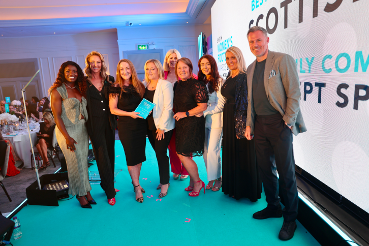 Foto de familia en los UK's Women's Football Awards