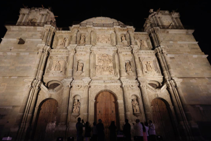 Iluminamos la Catedral Metropolitana de Oaxaca con tecnología de vanguardia