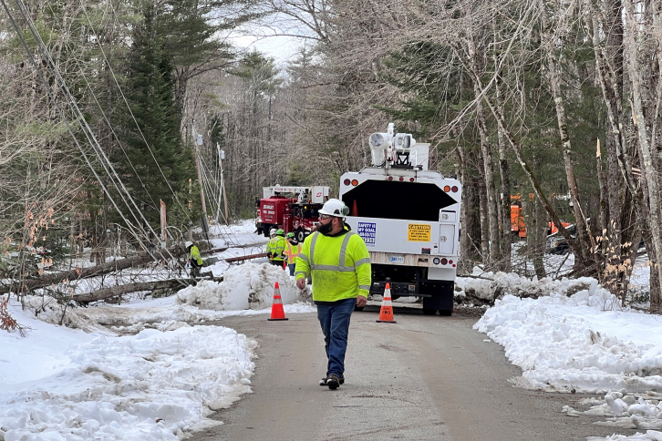 La compañía desplegó a más de 1.300 trabajadores para restaurar el servicio a los más de 100.000 clientes quedaron sin energía.