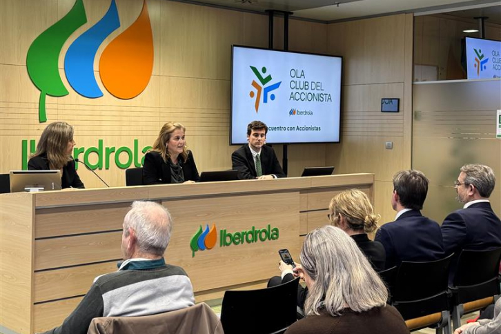 El primer encuentro, celebrado hoy en las oficias de la compañía en Valencia, ha versado sobre las medidas que Iberdrola está implementado en la zona afectada por el temporal del pasado 29 de octubre.