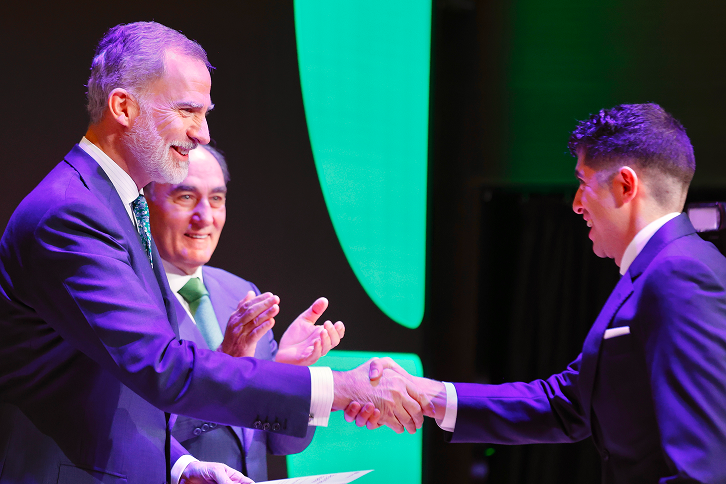 Su Majestad el Rey Felipe VI hace entrega de las Becas Iberdrola