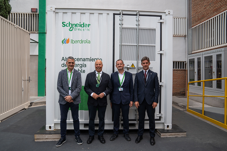 Iberdrola España instala su primera micro red de España en la planta de Schneider Electric en Barcelona