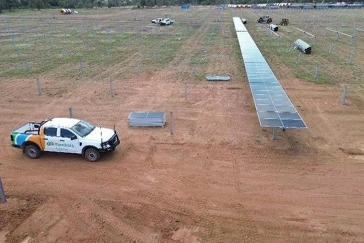 Iberdrola Australia celebra la instalación de la “Golden Row” de su planta fotovoltaica Broadsound