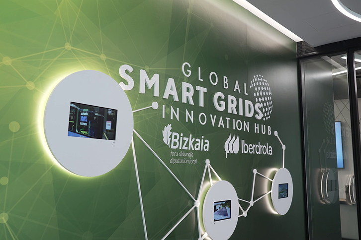 El centro cuenta con laboratorios, una sala de desarrollo de proyectos y otra de desarrollo creativo, puestos de trabajo individuales y área de 'coworking', además de un anfiteatro para presentaciones y formación