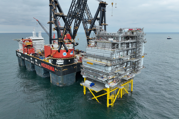 Iberdrola instala la estación convertidora de su parque eólico marino East Anglia THREE, la primera del Grupo con tecnología de corriente continua (HVDC)