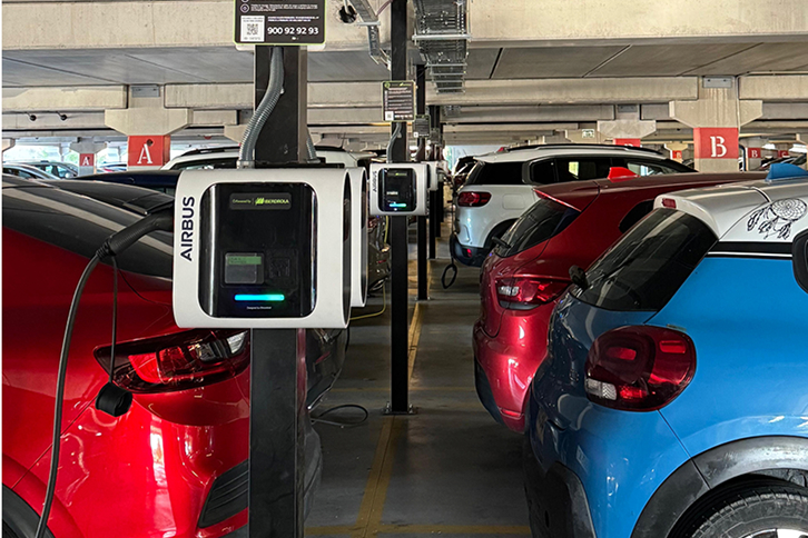 Iberdrola instala 500 nuevos puntos de recarga en los centros de producción de Airbus en España