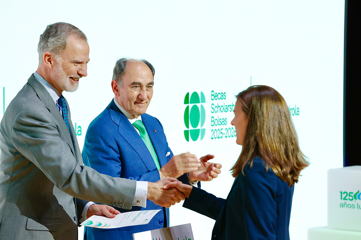 Su Majestad el Rey entrega las Becas Iberdrola que impulsan el talento y la empleabilidad